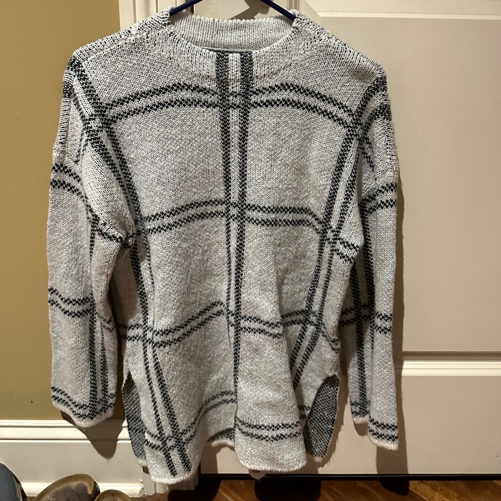 JJ Basics white plaid sweater. Size extra small